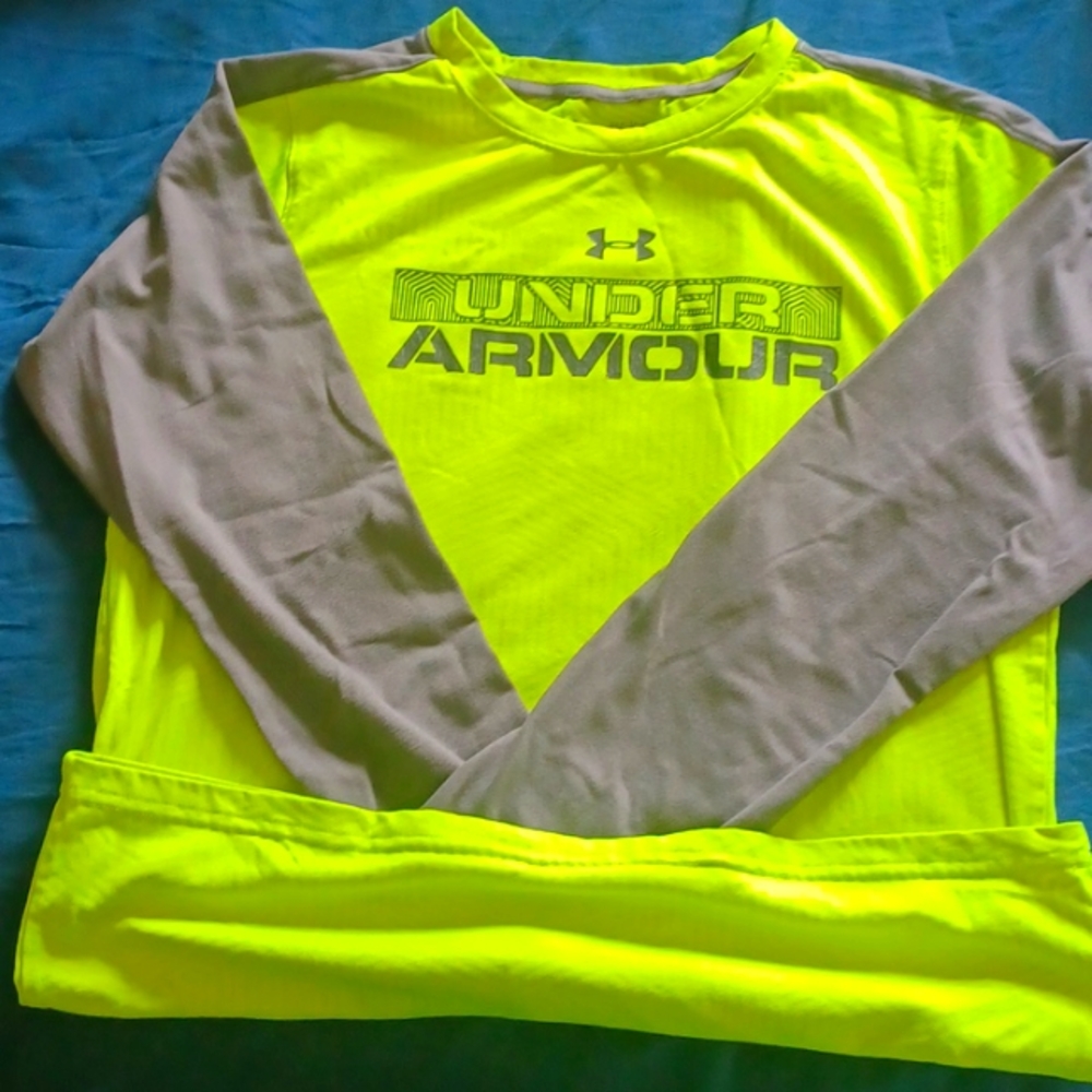 Under Armor cold gear tee